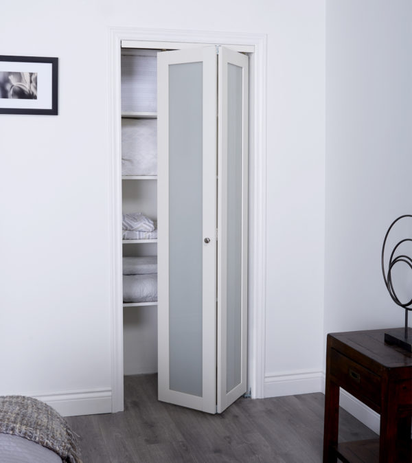 Lite Bifold Off White Lifestyle