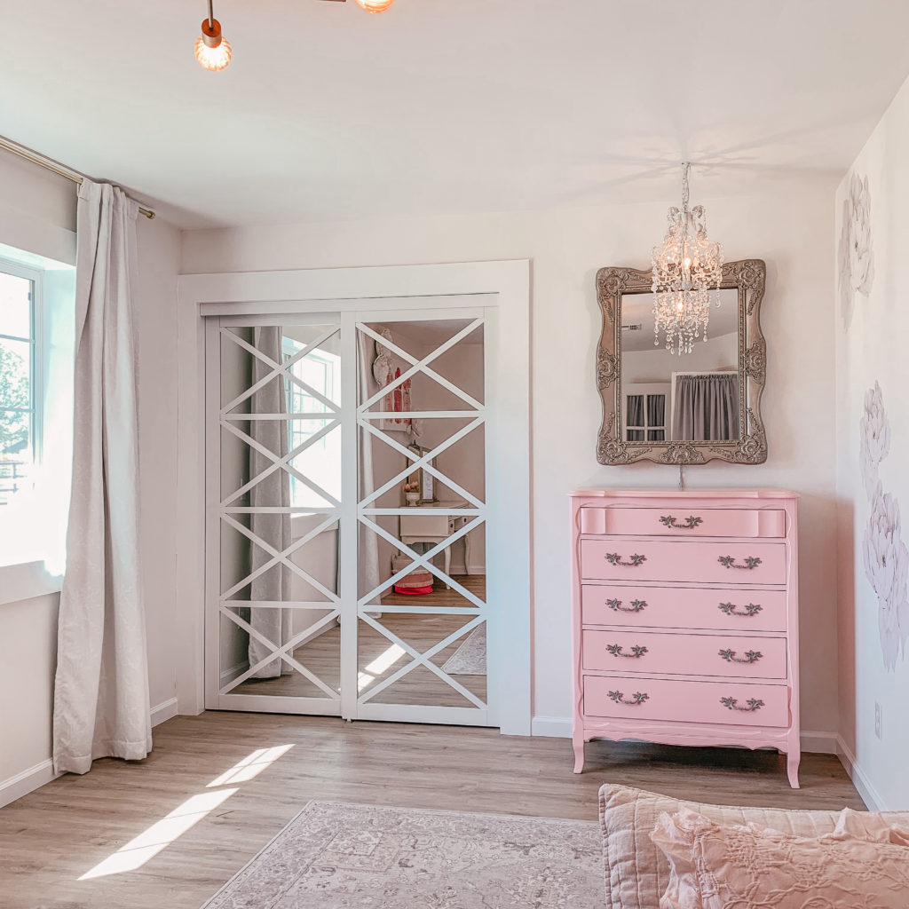 Lace Multi-X Bypass Closet Doors